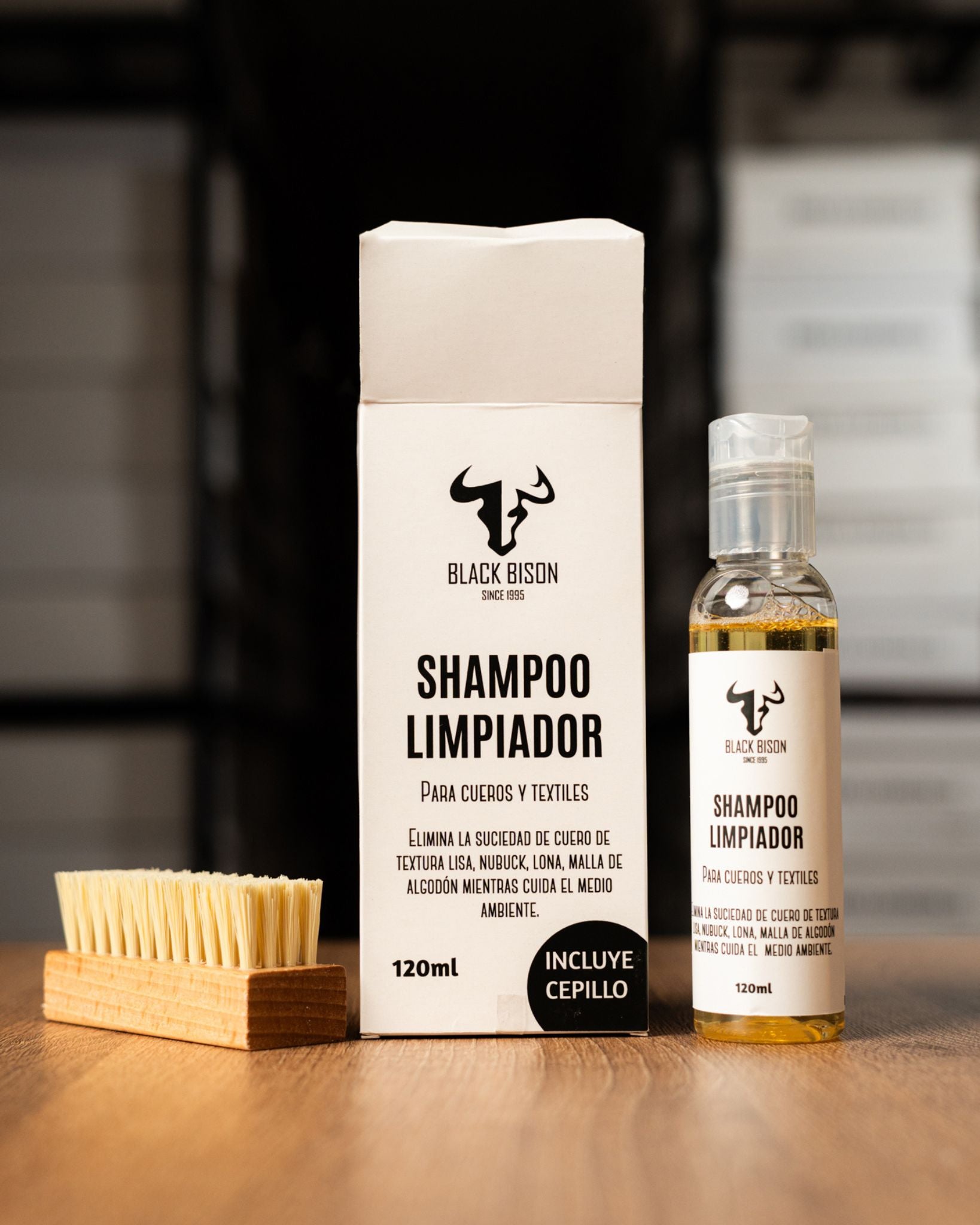 Kit shampoo limpiador y cepillo nilon