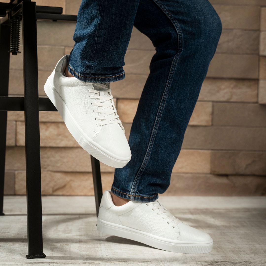 tenis blancos clasicos